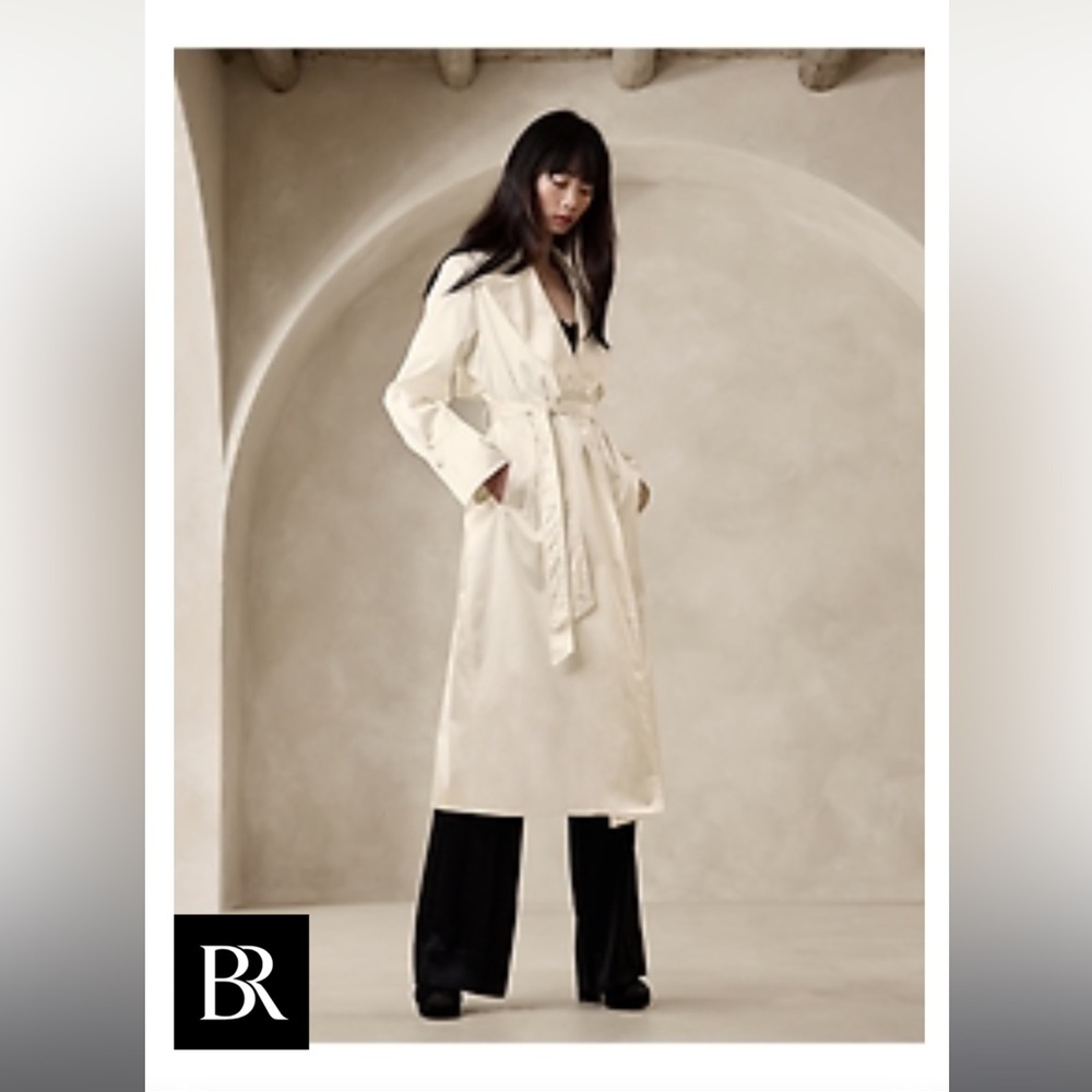 Satin trench coat, water resistant BNWT